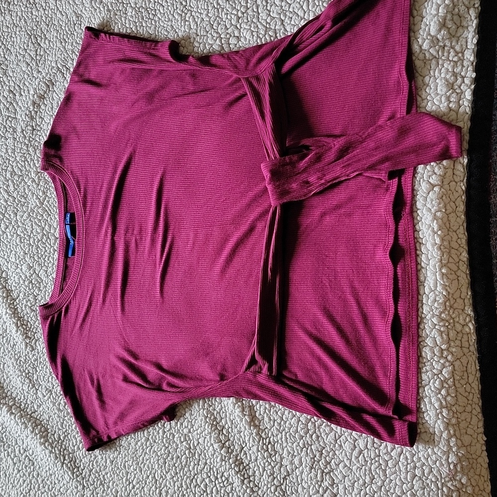 Apt 9 Top